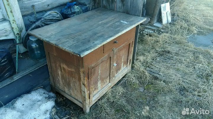 Старинный кухонный стол