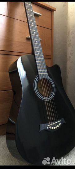 Акустическая гитара