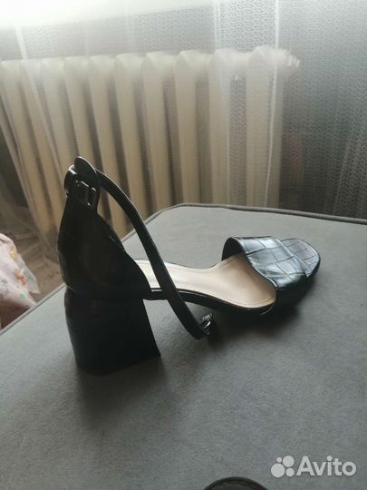 Босоножки летние