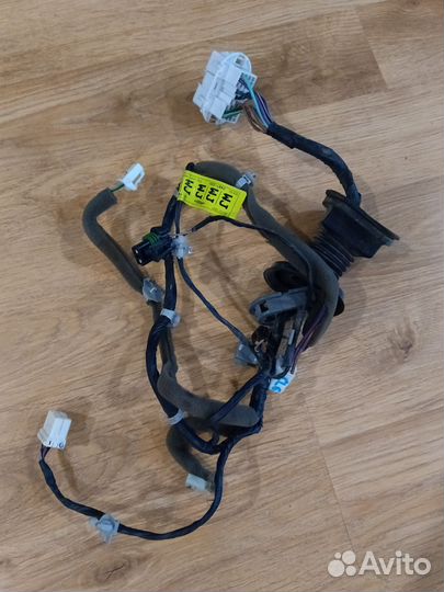 Электроразъем для зеркала