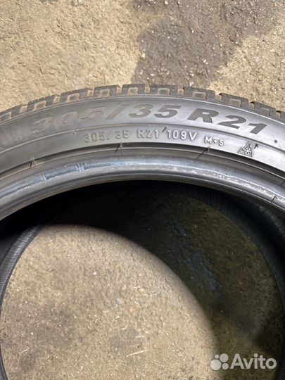 Pirelli Scorpion Winter 275/40 R21 и 305/35 R21 107V