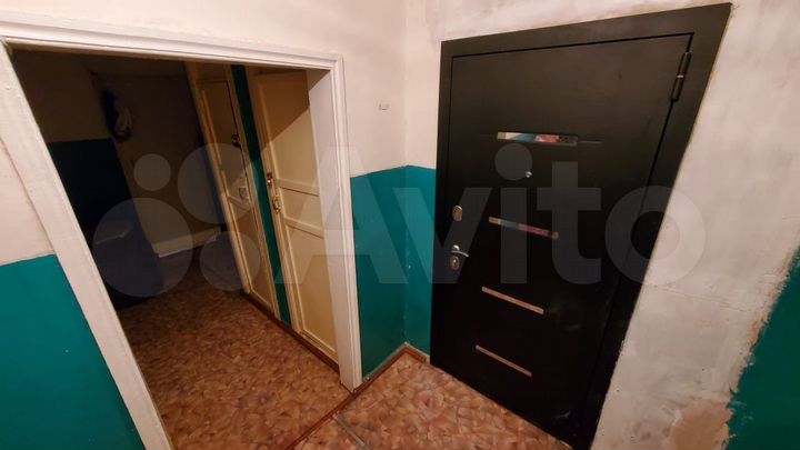 Комната 27 м² в 4-к., 1/2 эт.