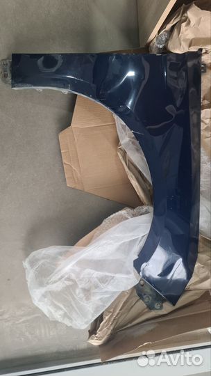 Оригинальное Переднее правое крыло Ford 3 битое