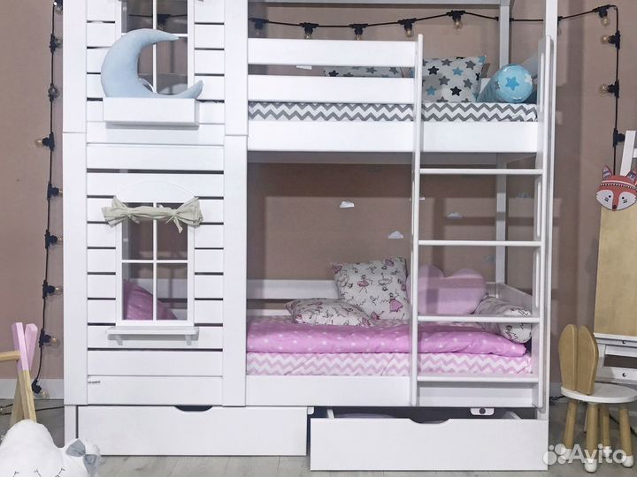 Детская двухъярусная кровать