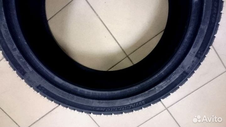 Nexen Winguard Ice Plus 235/45 R17 97T