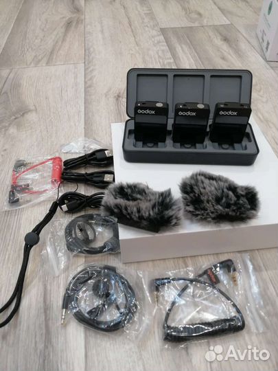 Петличная радиосистема Godox Movelink ll m2