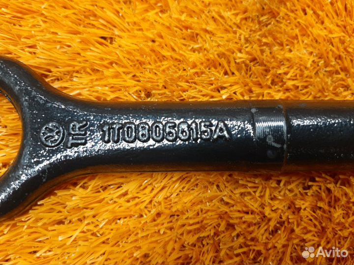 Крюк буксировочный Volkswagen Passat B7 caxa 2011