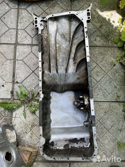 Картер масленный Мерседес 124/126 м103