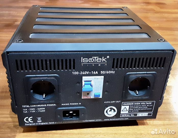 Isotek EVO3 Titan Black. Сетевой фильтр для аудио