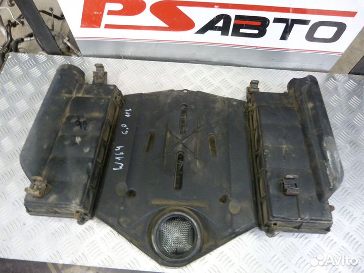 Корпус воздушного фильтра Mercedes-Benz W164 5,0