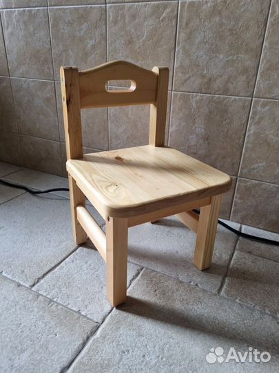 Детский стульчик из массива