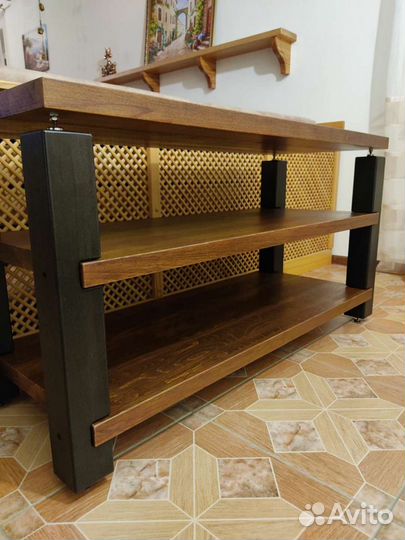 Стойка большая для аудио аппаратуры высшего класса