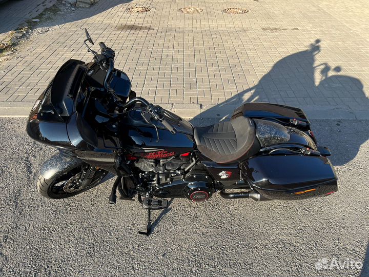 Harley Davidson Road Glide CVO ST