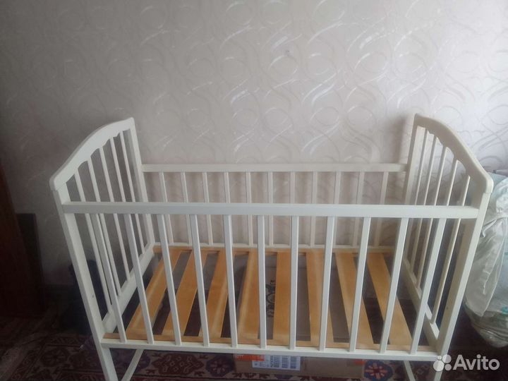 Детская кроватка