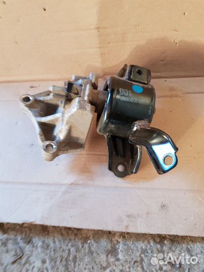 Подушка двигателя Hyundai Solaris