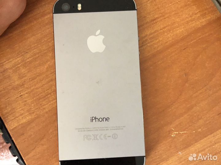 Телефон iPhone 5s