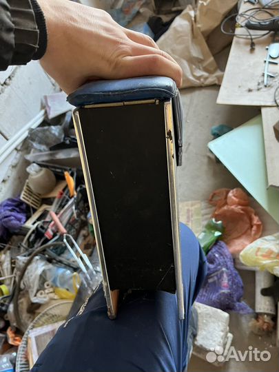 Подлокотник