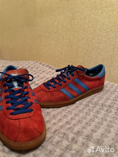 Adidas rouge