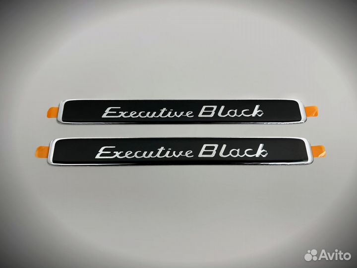 Эмблема Executive Black