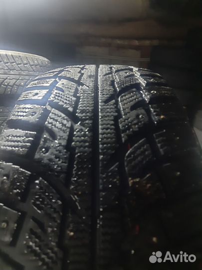 Kumho I'Zen KW32 255/65 R17