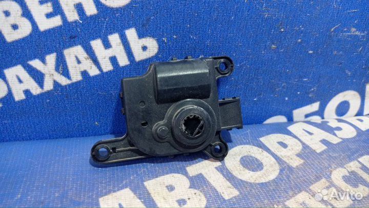 Моторчик заслонок отопителя Hyundai Elantra Hd