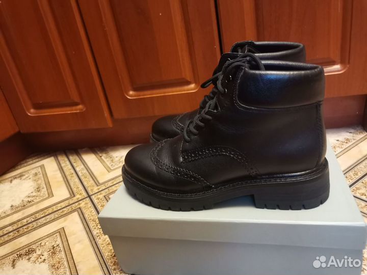 Женские ботинки Abricot чёрные кожаные