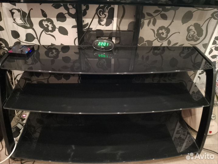 Полка для тв