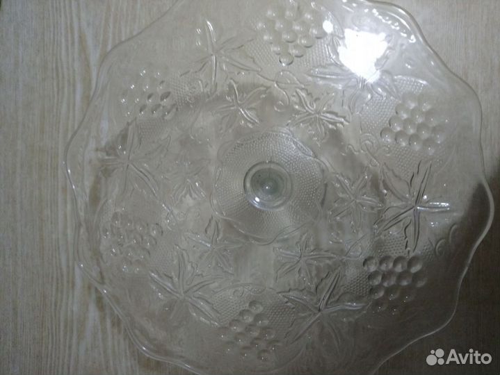 Тортница на ножке