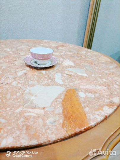 Журнальный столик. Италия. Мрамор breccia