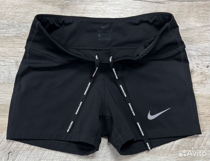 Женские чёрные короткие велосипедки шорты Nike