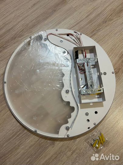 Новая потолочная люстра в детскую