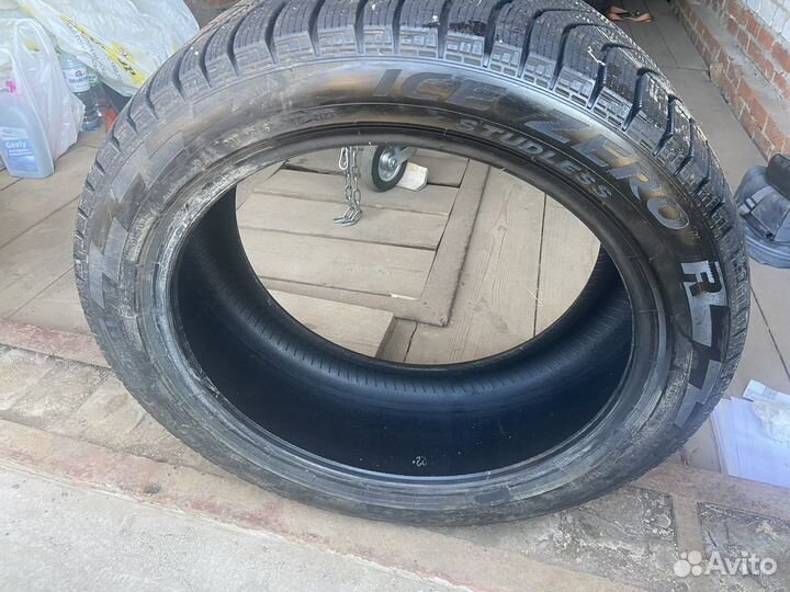 Pirelli Ice Zero 255/45 R20 105H