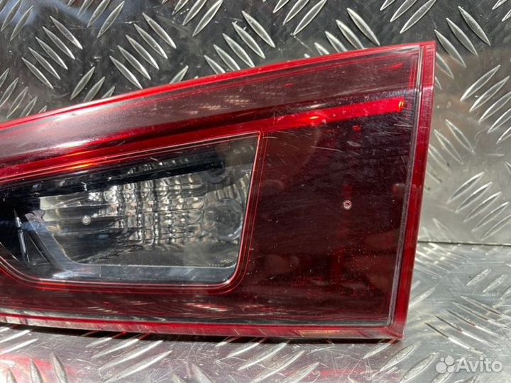 Фонарь багажника правый Mazda 3 BM