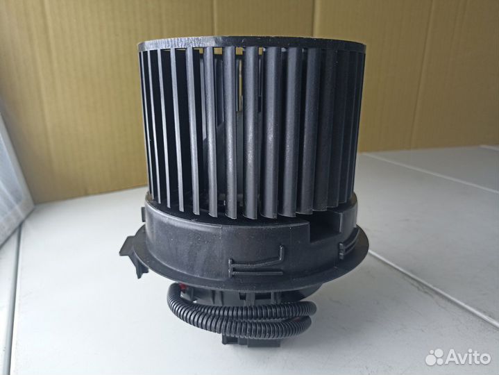 Мотор отопителя салона Renault Logan с 2014