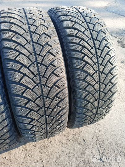 Bfgoodrich G-Force Stud 215/60 R16