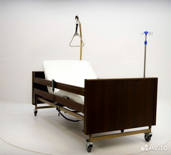 Медицинская кровать функциональная