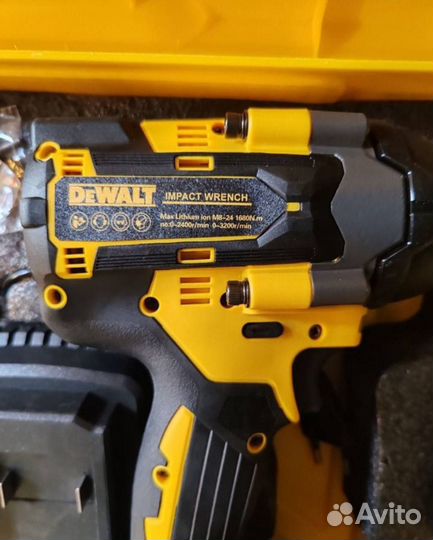 Аккумуляторный гайковерт DeWalt 800 Нм (Арт.90048)