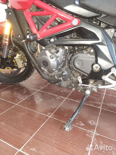 Benelli stels 600