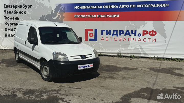 Трос открывания капота Peugeot Partner