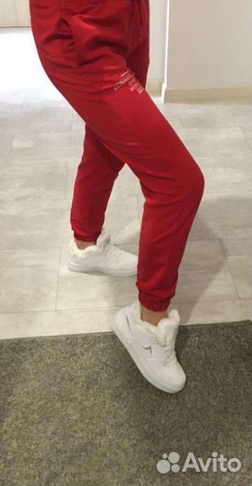 Новые Кроссовки женские утепленные