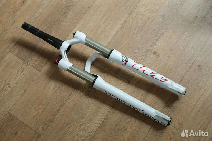 Вилка Manitou Marvel Comp 27.5 воздух Air