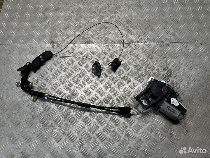 Привод задней правой двери Toyota Sienna 3