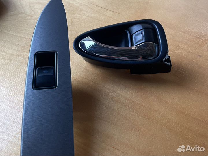 Кнопка стеклоподьемника Тойота Авенсис 3