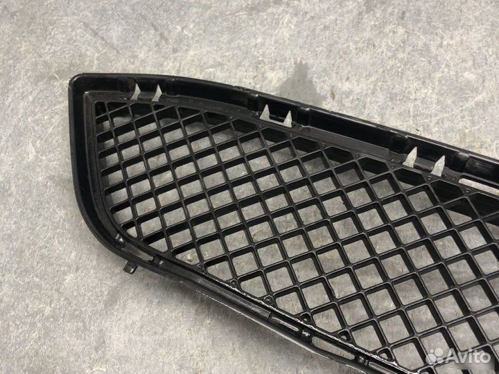 Решетка бампера Bmw X1