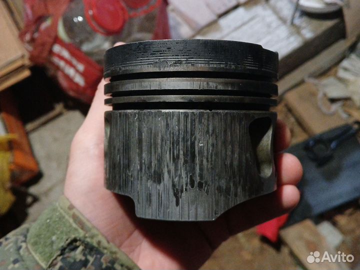 Поршни на мотор 662935 ссанг енг