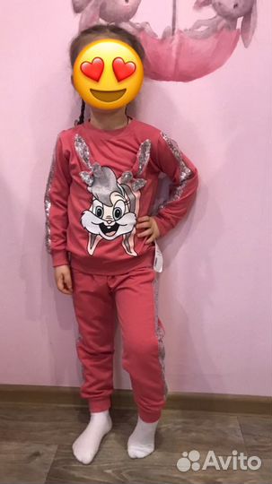 Костюм для девочки с пайетками