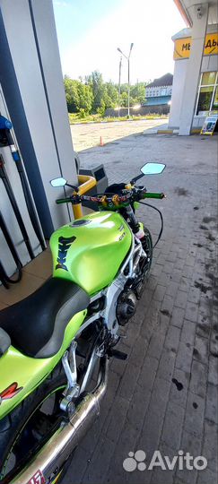 Kawasaki zx9r стритфайтер