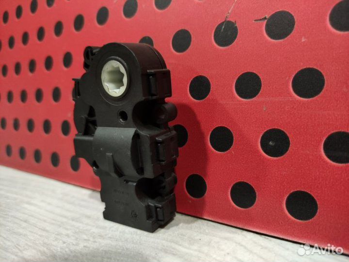 Моторчик заслонки печки Bmw 5 G30 B48B20A 2018