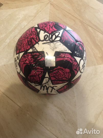 Футбольный мяч