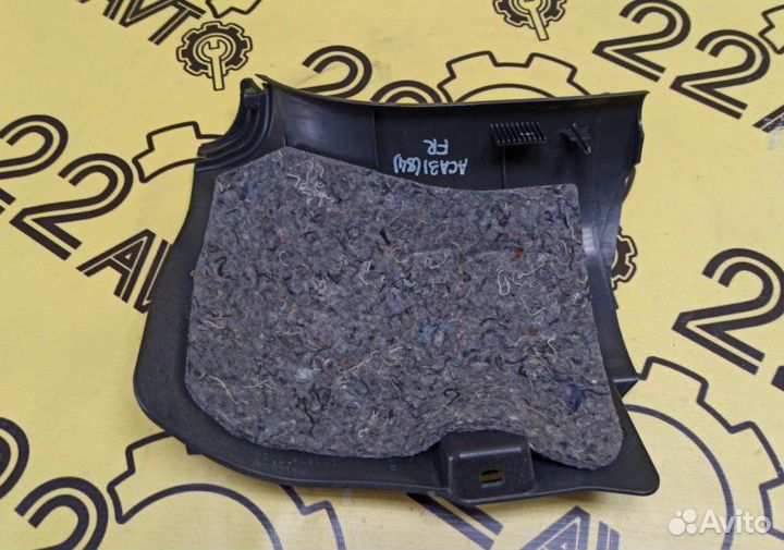 Накладка стойки нижняя передняя правая Toyota Rav4